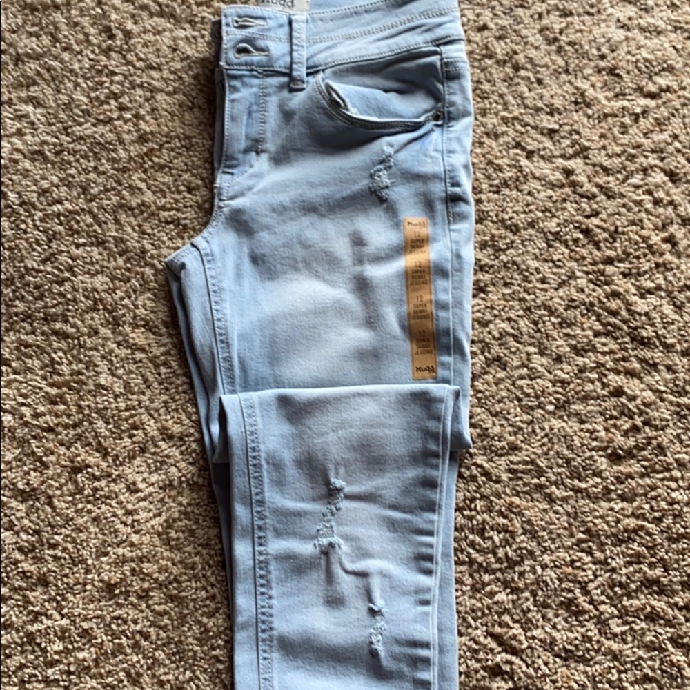 New Girls Mudd light distressed skinny Jean